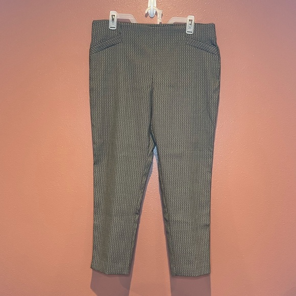 Van Heusen Pants - Gold and Black Van Heusen Pants Size 14 Chic